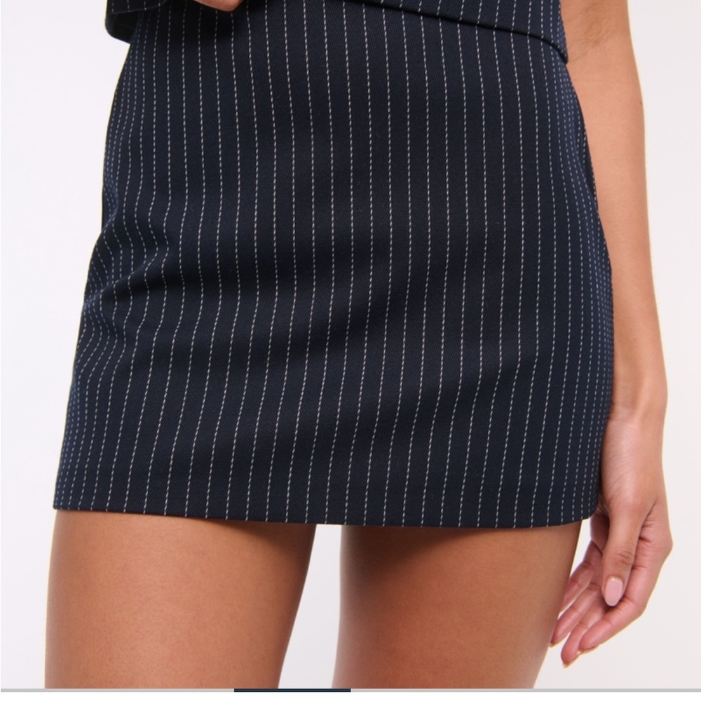 NWT Abercrombie Ultra High Rise Scarlett Mini Skort - L